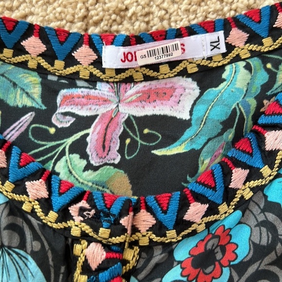 JOHNNY WAS Size XL black silk printed floral embroidered blouse - Picture 5 of 10